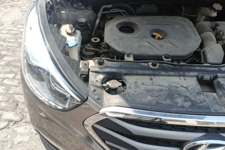 Used Hyundai ix35 2015 2.0L Automatic 2WD Comfort Edition China V Standard Engine Bay Right
