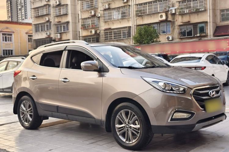 Used Hyundai ix35 2015 2.0L Automatic 2WD Smart Version China V Standard Exterior 2