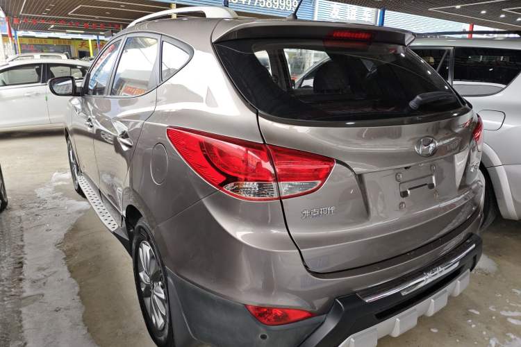 Used Hyundai ix35 2015 2.0L Manual Two-Wheel Drive Comfort Version China IV Standard Exterior 3