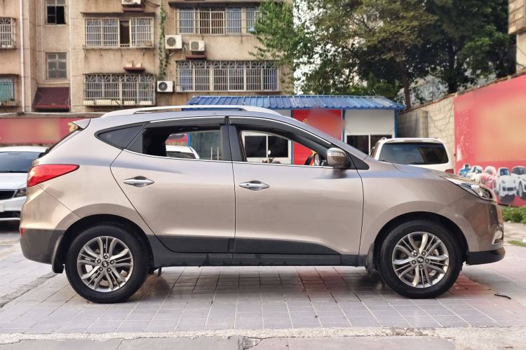 Used Hyundai ix35 2015 2.0L Automatic 2WD Smart Version China V Standard Exterior 3