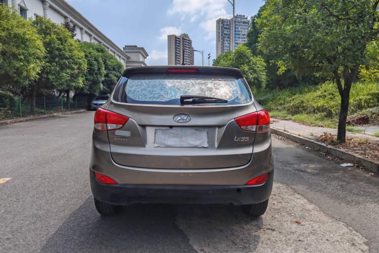 Used Hyundai ix35 2015 2.0L Automatic 2WD Comfort Edition China IV Standard Exterior 4
