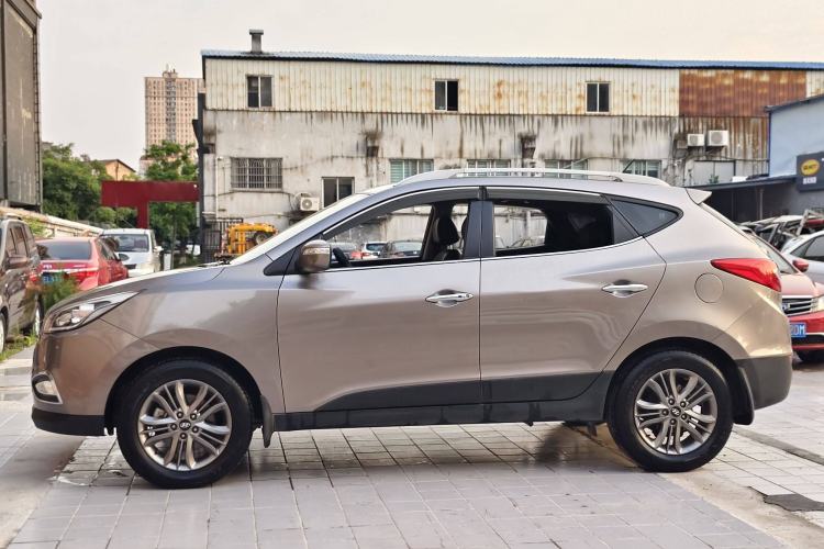 Used Hyundai ix35 2015 2.0L Automatic 2WD Smart Version China V Standard Exterior 4