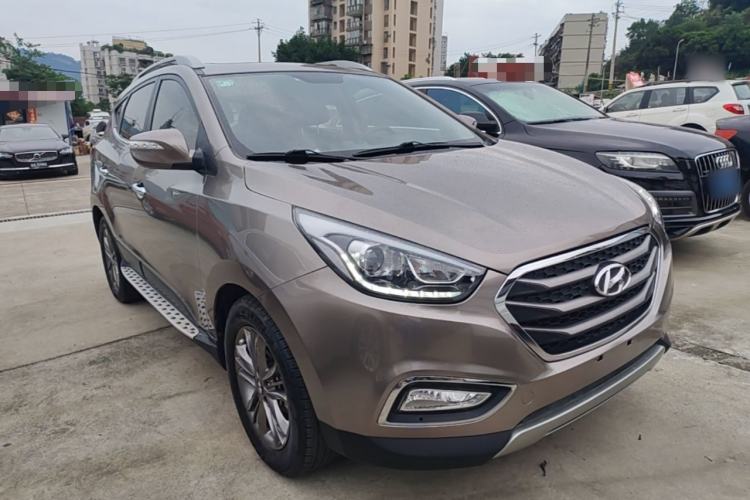 Used Hyundai ix35 2015 2.0L Automatic 2WD Smart Type China IV Front Right 45 Deg