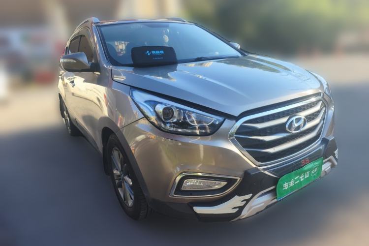 Used Hyundai ix35 2015 2.0L Automatic 2WD Smart Type China IV Front Right 45 Deg