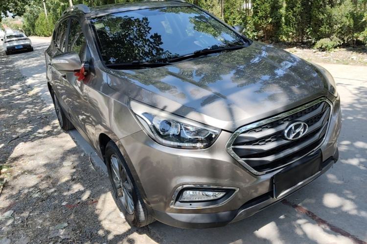 Used Hyundai ix35 2015 2.0L Automatic 2WD Smart Type China IV Front Right 45 Deg