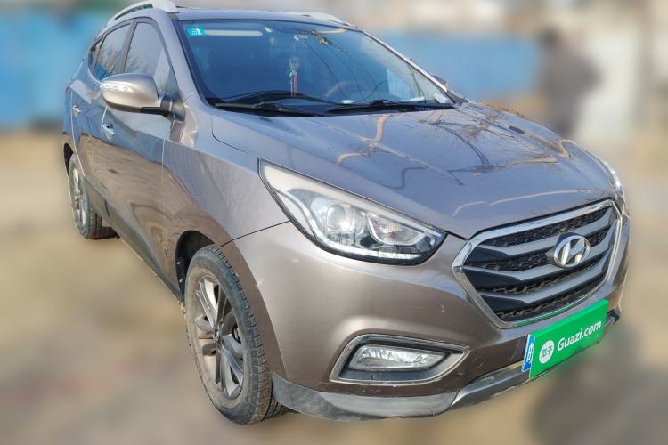 Used Hyundai ix35 2015 2.0L Automatic 2WD Smart Version China V Standard Front Right 45 Deg