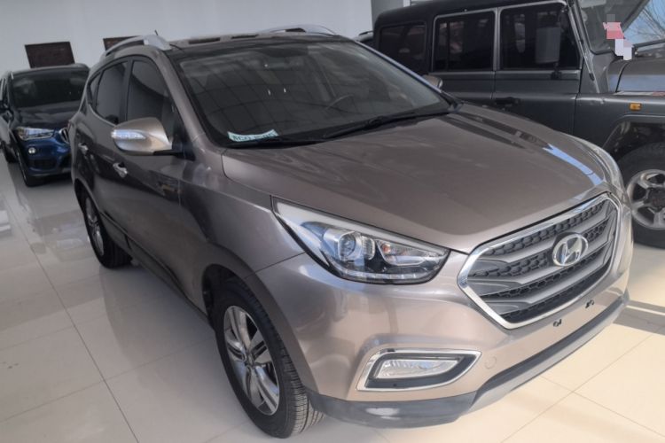 Used Hyundai ix35 2015 2.0L Automatic 4x4 Smart Version China V Standard Front Right 45 Deg
