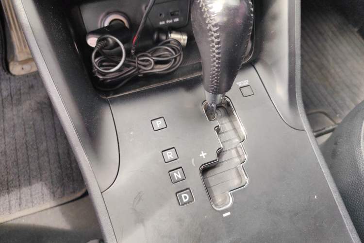 Used Hyundai ix35 2015 2.0L Automatic 2WD Smart Type China IV Gear Lever