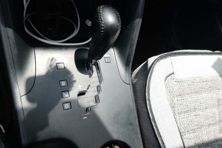 Used Hyundai ix35 2015 2.0L Automatic 2WD Smart Type China IV Gear Lever
