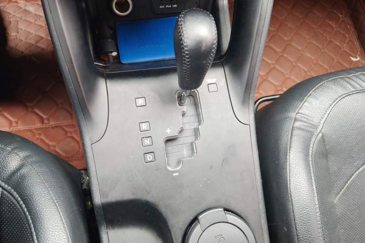Used Hyundai ix35 2015 2.0L Automatic 2WD Smart Version China V Standard Gear Lever