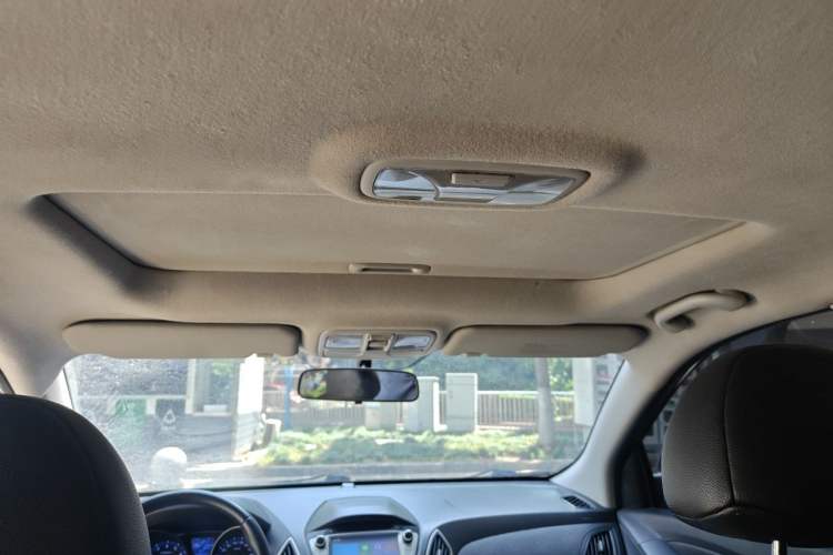 Used Hyundai ix35 2015 2.0L Automatic 2WD Smart Version China V Standard Headliner