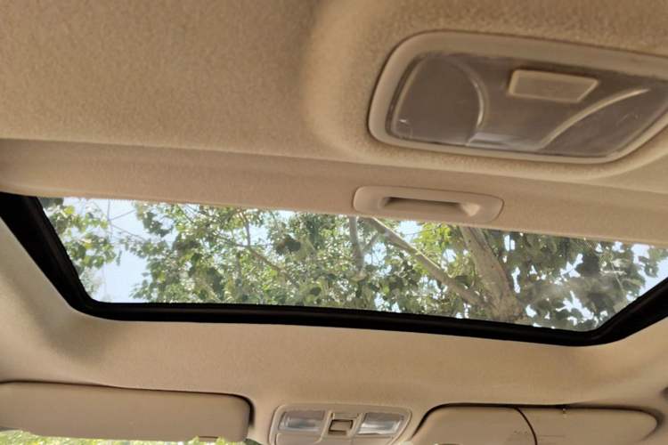 Used Hyundai ix35 2015 2.0L Automatic 2WD Smart Type China IV Headliner