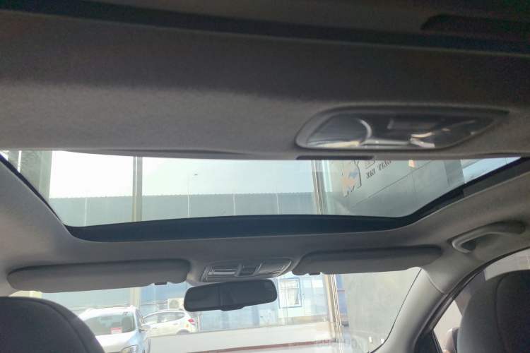Used Hyundai ix35 2015 2.0L Automatic 4x4 Smart Version China V Standard Headliner