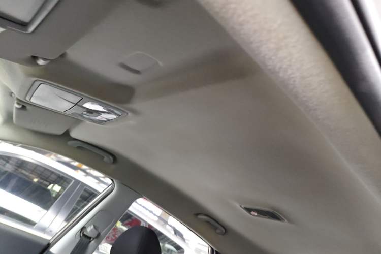 Used Hyundai ix35 2015 2.0L Manual Two-Wheel Drive Comfort Version China IV Standard Headliner