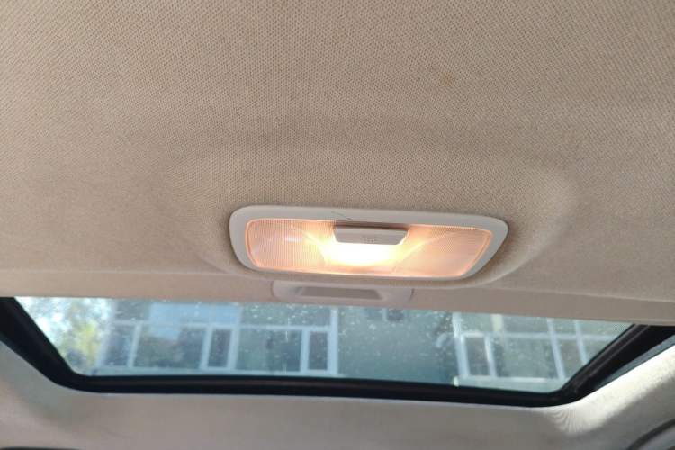 Used Hyundai ix35 2015 2.0L Automatic 2WD Smart Type China IV Headliner