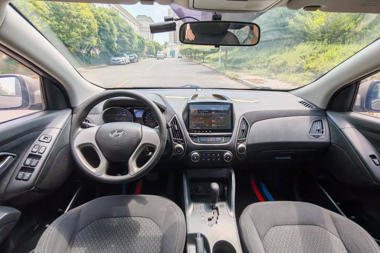 Used Hyundai ix35 2015 2.0L Automatic 2WD Comfort Edition China IV Standard Interior 2