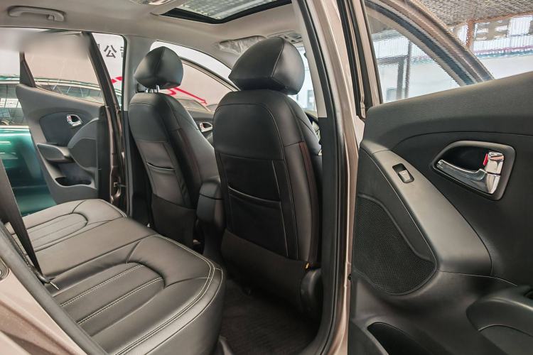 Used Hyundai ix35 2015 2.0L Automatic 2WD Comfort Edition China IV Standard Interior 7