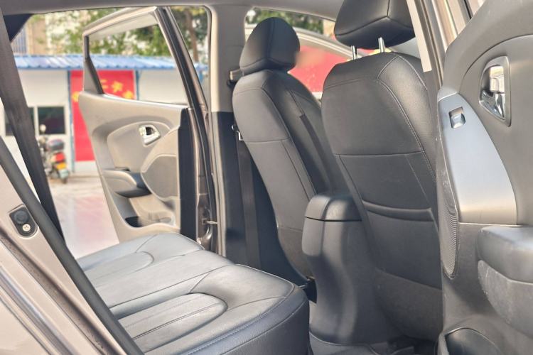 Used Hyundai ix35 2015 2.0L Automatic 2WD Smart Version China V Standard Interior 8