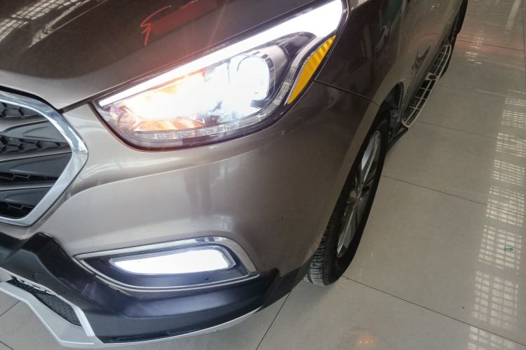 Used Hyundai ix35 2015 2.0L Automatic 2WD Smart Type China IV Left Front Headlight