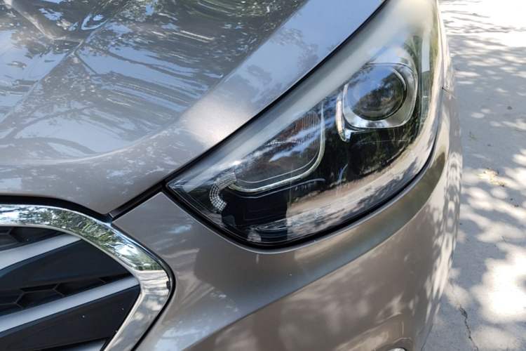 Used Hyundai ix35 2015 2.0L Automatic 2WD Smart Type China IV Left Front Headlight