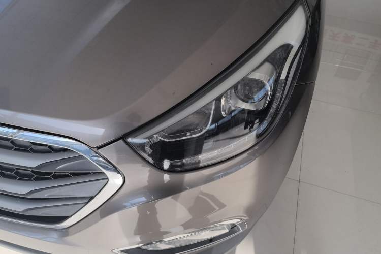 Used Hyundai ix35 2015 2.0L Automatic 4x4 Smart Version China V Standard Left Front Headlight