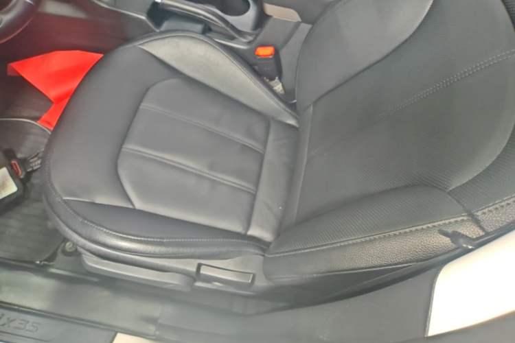 Used Hyundai ix35 2015 2.0L Automatic 2WD Smart Type China IV Left Front Seat