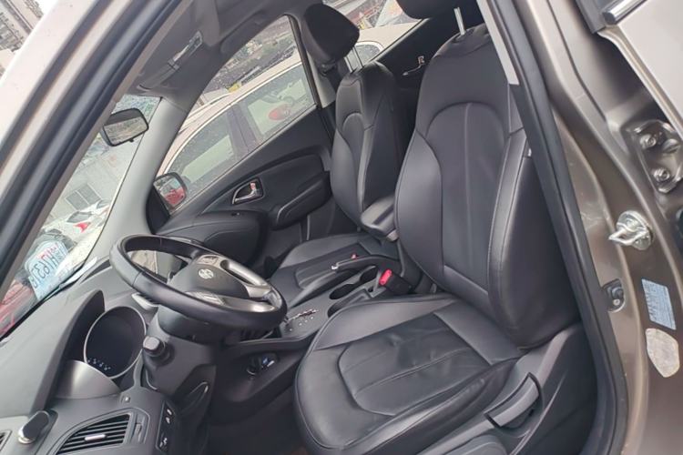 Used Hyundai ix35 2015 2.0L Automatic 2WD Smart Type China IV Left Front Seat