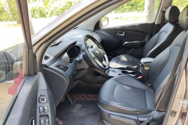 Used Hyundai ix35 2015 2.0L Automatic 2WD Smart Type China IV Left Front Seat