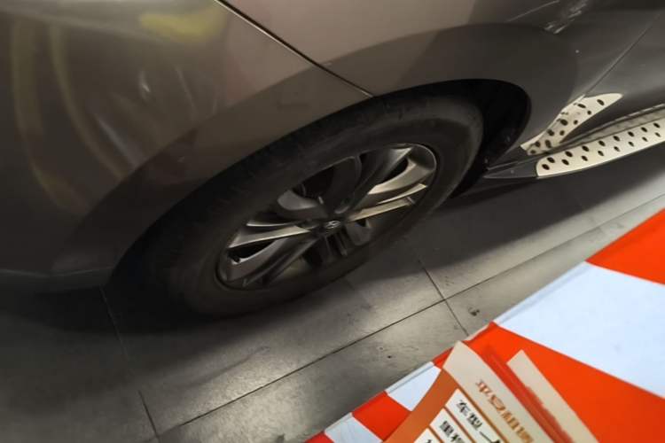 Used Hyundai ix35 2015 2.0L Automatic 2WD Smart Type China IV Left Front Wheel Hub
