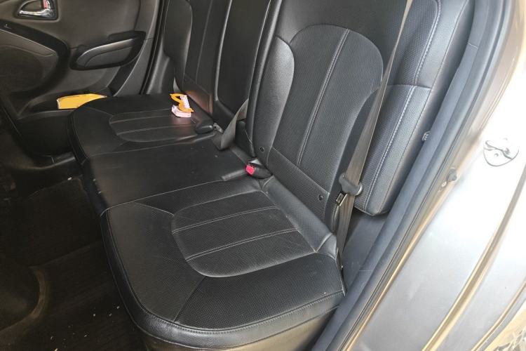 Used Hyundai ix35 2015 2.0L Automatic 2WD Smart Version China V Standard Left Rear Seat