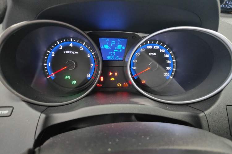 Used Hyundai ix35 2015 2.0L Automatic 2WD Smart Version China V Standard Odometer Close Up