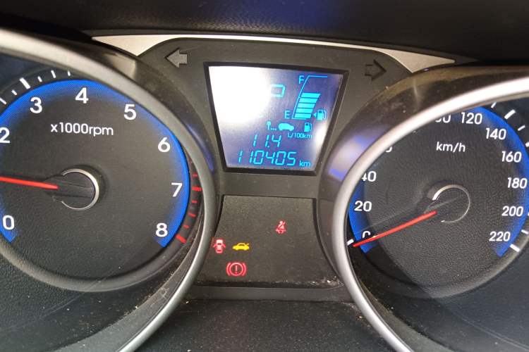 Used Hyundai ix35 2015 2.0L Automatic 2WD Smart Type China IV Odometer Close Up