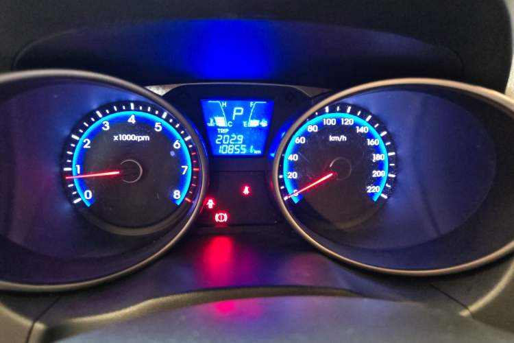 Used Hyundai ix35 2015 2.0L Automatic 2WD Comfort Edition China IV Standard Odometer Close Up