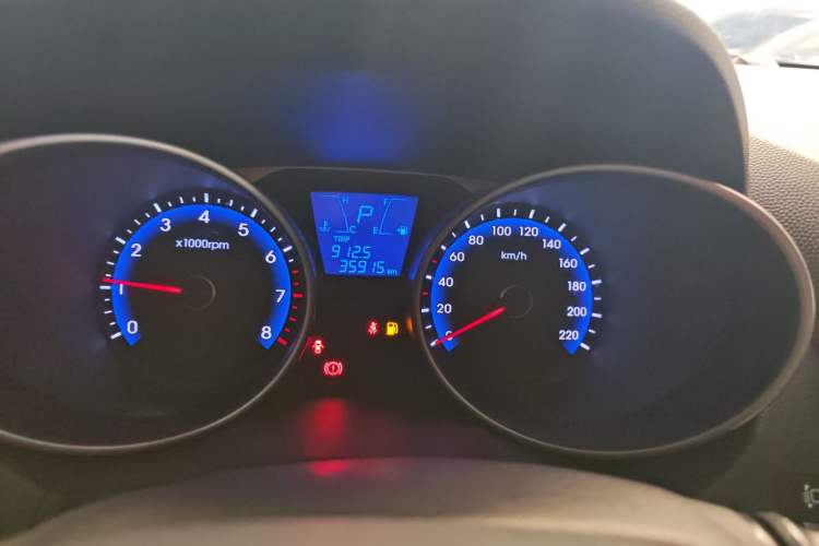 Used Hyundai ix35 2015 2.0L Automatic 2WD Comfort Edition China IV Standard Odometer Close Up