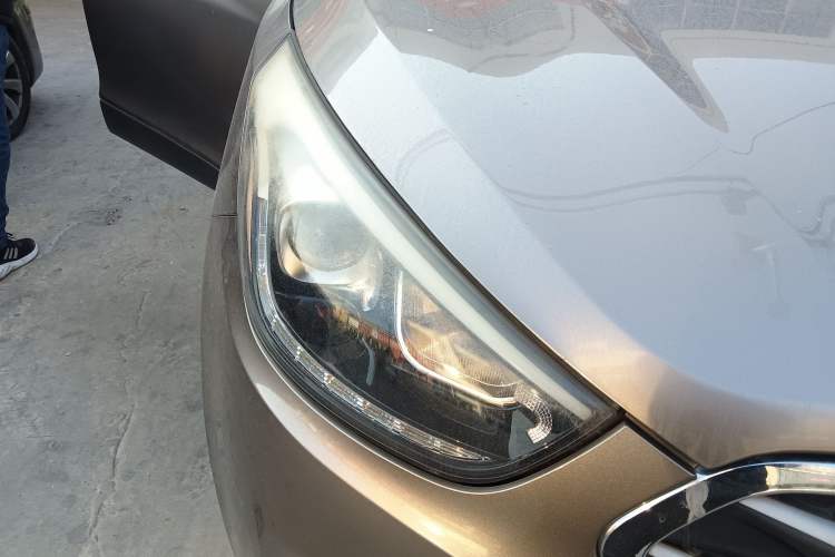 Used Hyundai ix35 2015 2.0L Automatic 2WD Smart Type China IV Right Front Headlight