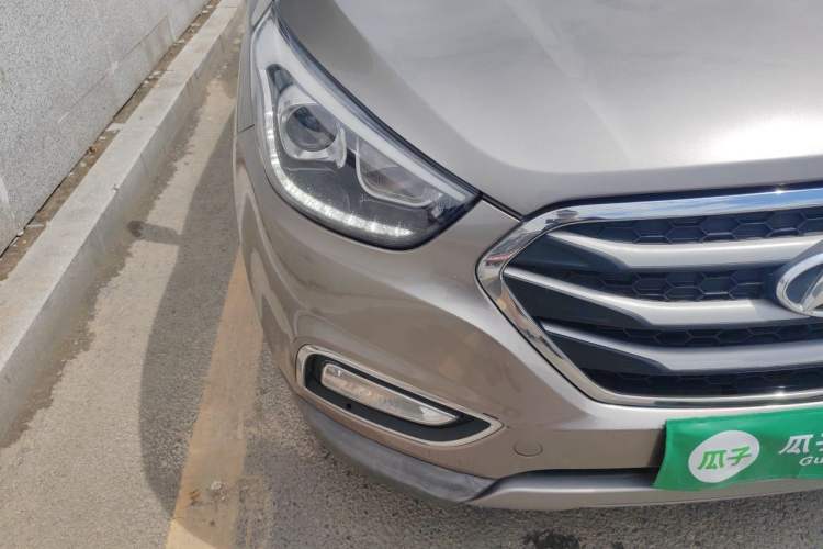 Used Hyundai ix35 2015 2.0L Automatic 2WD Smart Type China IV Right Front Headlight