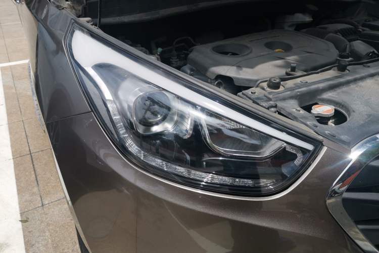 Used Hyundai ix35 2015 2.0L Automatic 2WD Smart Type China IV Right Front Headlight
