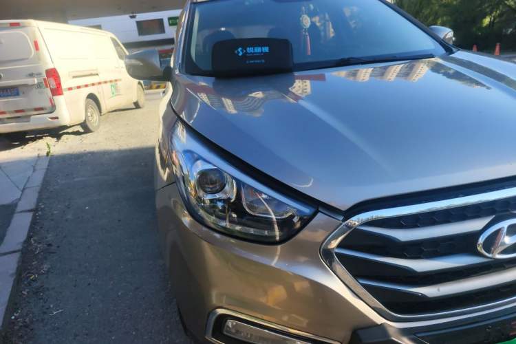 Used Hyundai ix35 2015 2.0L Automatic 2WD Smart Type China IV Right Front Headlight