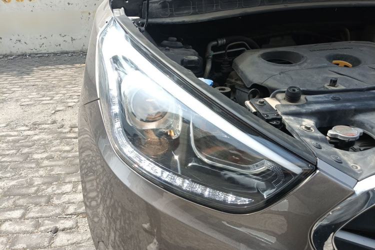 Used Hyundai ix35 2015 2.0L Automatic 2WD Comfort Edition China V Standard Right Front Headlight