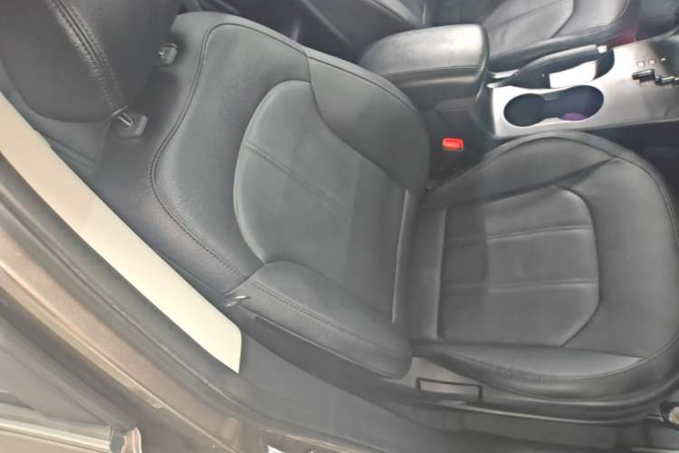 Used Hyundai ix35 2015 2.0L Automatic 2WD Smart Type China IV Right Front Seat