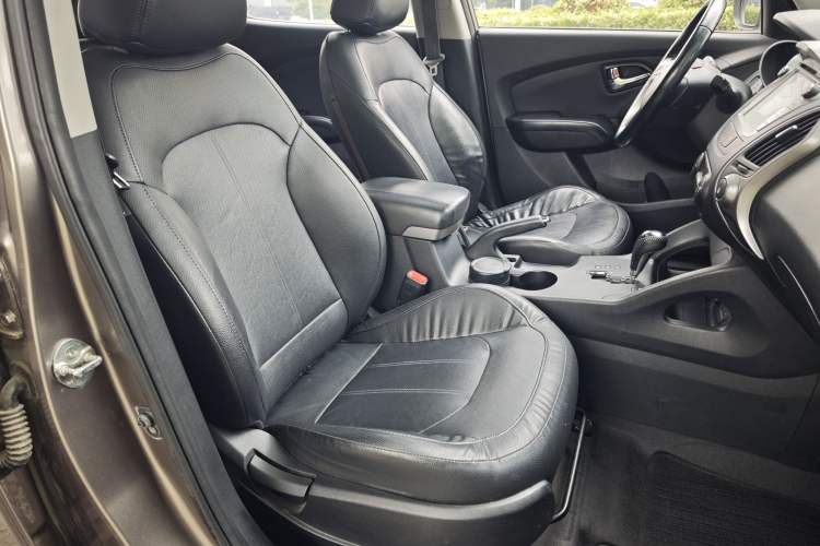 Used Hyundai ix35 2015 2.0L Automatic 2WD Smart Type China IV Right Front Seat