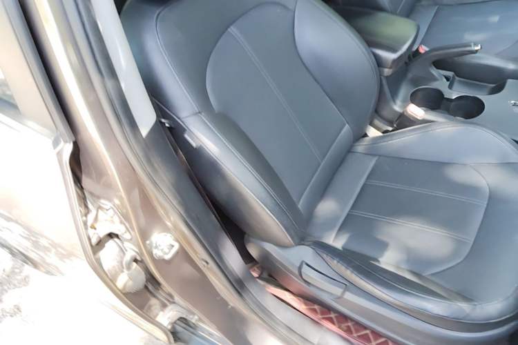 Used Hyundai ix35 2015 2.0L Automatic 2WD Smart Type China IV Right Front Seat