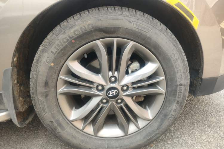 Used Hyundai ix35 2015 2.0L Automatic 2WD Smart Type China IV Right Front Wheel Hub
