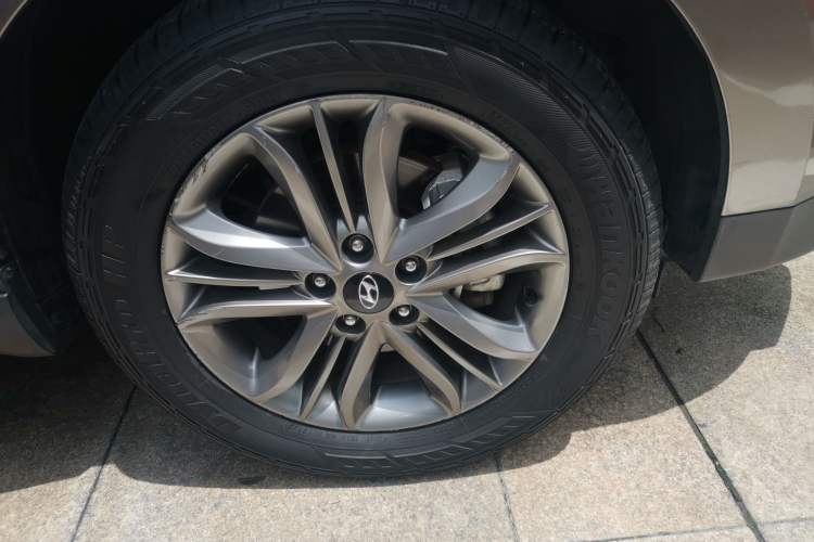 Used Hyundai ix35 2015 2.0L Automatic 2WD Smart Type China IV Right Front Wheel Hub