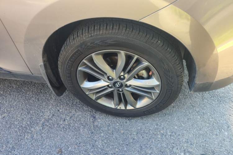 Used Hyundai ix35 2015 2.0L Automatic 2WD Smart Type China IV Right Front Wheel Hub