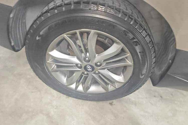 Used Hyundai ix35 2015 2.0L Automatic 2WD Smart Type China IV Right Rear Wheel Hub