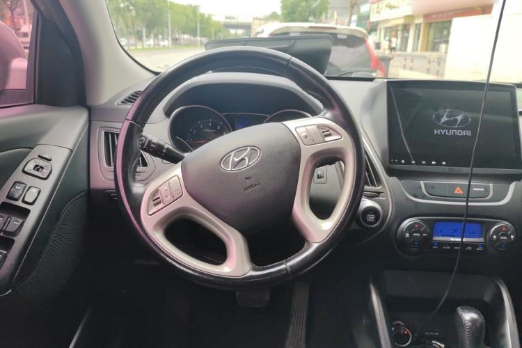 Used Hyundai ix35 2015 2.0L Automatic 2WD Smart Type China IV Steering Wheel