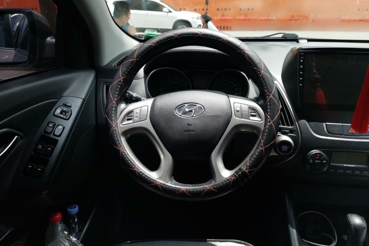 Used Hyundai ix35 2015 2.0L Automatic 2WD Smart Type China IV Steering Wheel