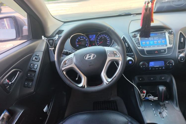 Used Hyundai ix35 2015 2.0L Automatic 2WD Smart Type China IV Steering Wheel