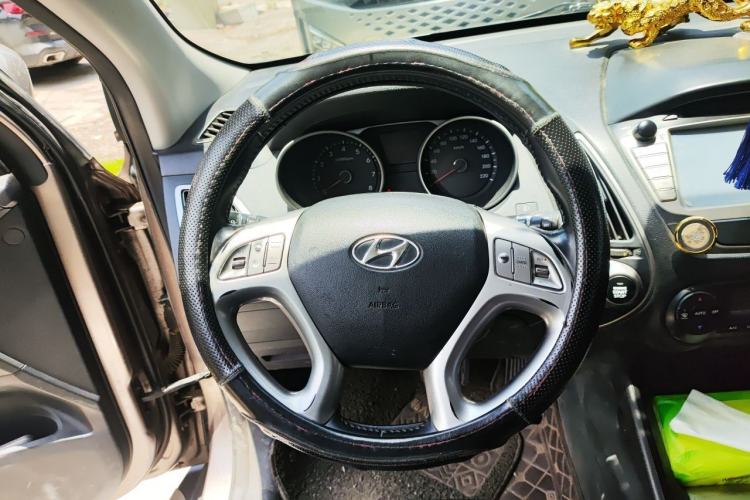 Used Hyundai ix35 2015 2.0L Automatic 2WD Smart Type China IV Steering Wheel